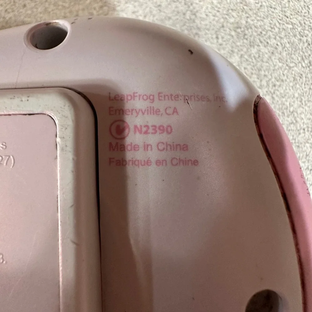 LeapFrog Leapster2 Disney Princess Handheld Learning Game System Pink N2390